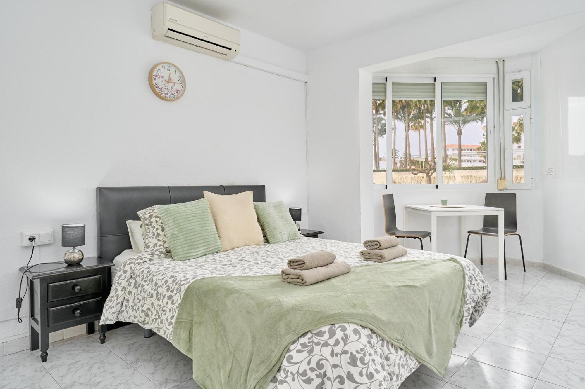 Comfortable Studio Apt Nerja Extérieur photo